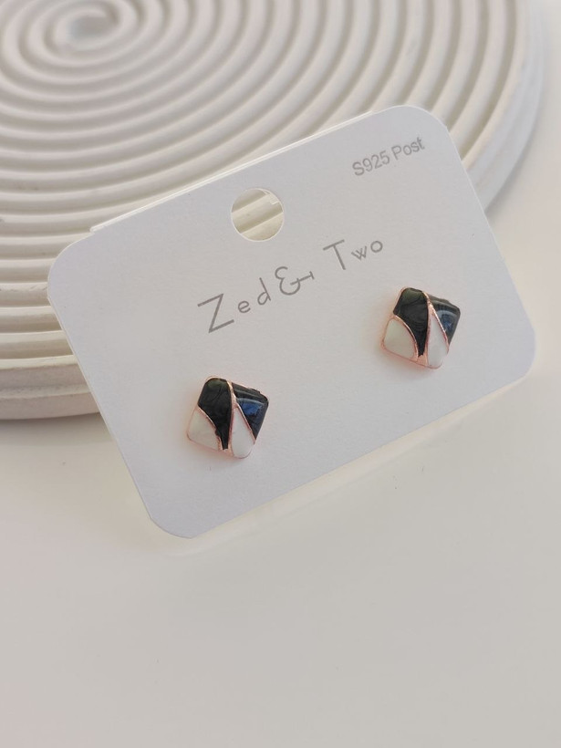 گوشواره میخی Zed & Two مدل Diamond هندسی مربع کریستالی مینیمال