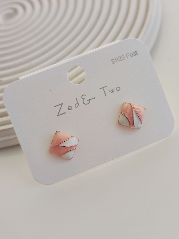 گوشواره میخی Zed & Two مدل Diamond هندسی مربع کریستالی مینیمال