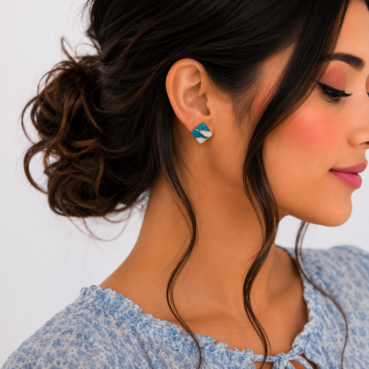 گوشواره میخی Zed & Two مدل Diamond هندسی مربع کریستالی مینیمال