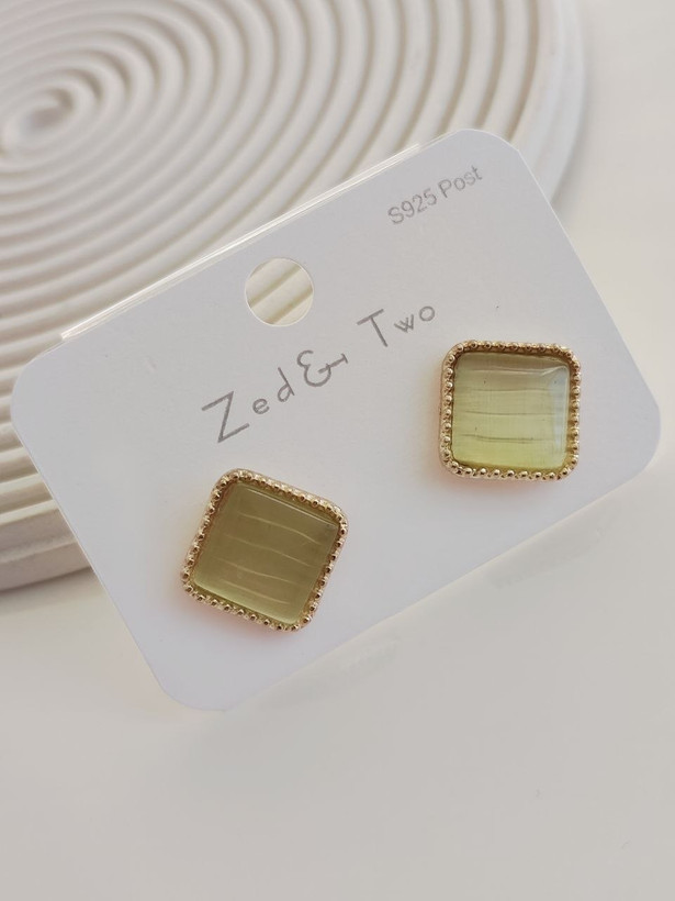 گوشواره میخی Zed & Two مدل مربع کریستالی مینیمال