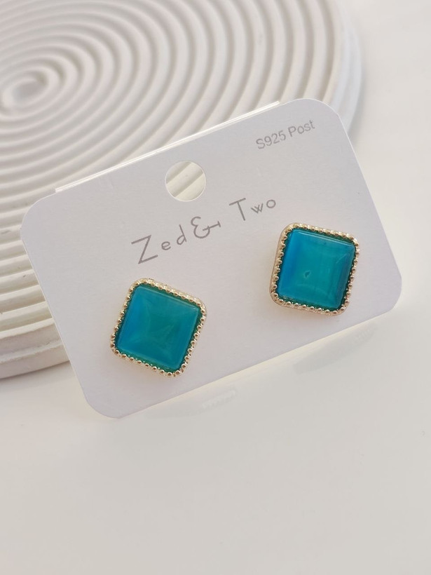 گوشواره میخی Zed & Two مدل مربع کریستالی مینیمال